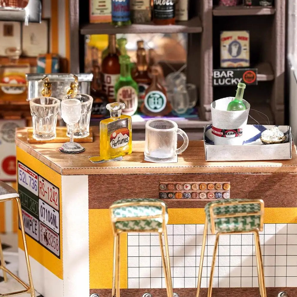 Comptoir de bar miniature avec tabourets et accessoires
