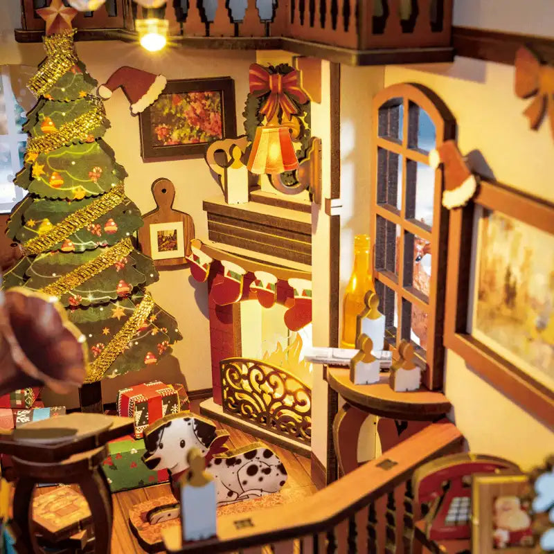 Un intérieur de maison de poupée miniature sur le thème de Noël.