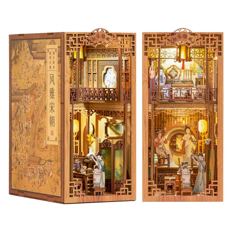 Deux étagères en bois ornées de dioramas miniatures avec des découpes complexes et des scènes illuminées représentant la vie chinoise ancienne.