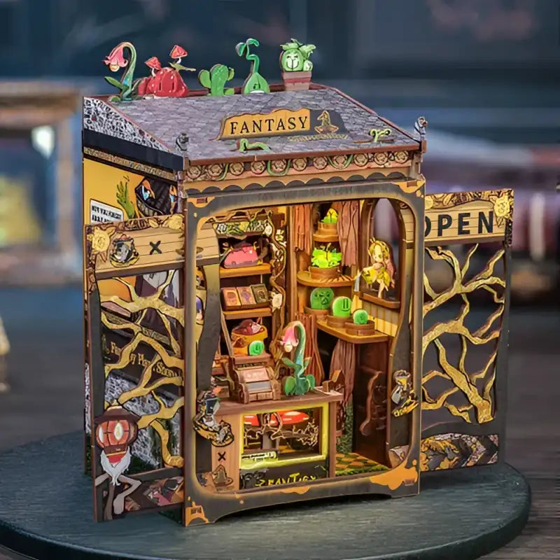Un diorama de librairie ou de magasin miniature complexe et illuminé sur le thème de la fantaisie.