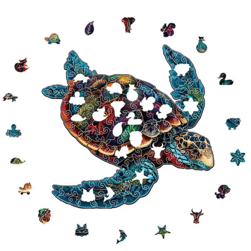 Puzzle en bois coloré en forme de tortue de mer, avec des pièces individuelles en forme d’animaux divers.