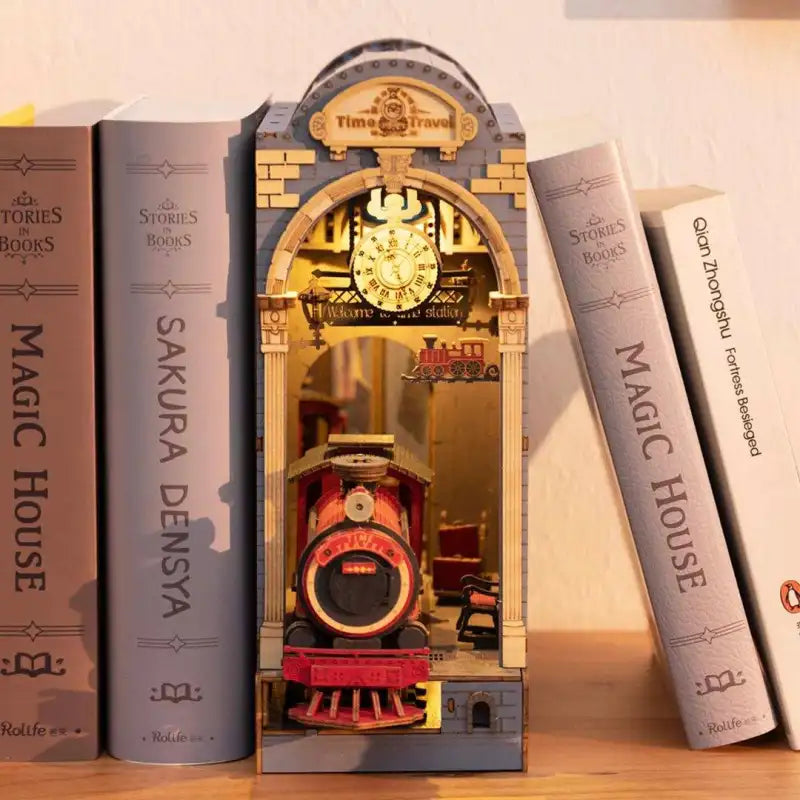 Book Nook La Machine a Remonter Le Temps ( Inspiré du Train de Jacobite )