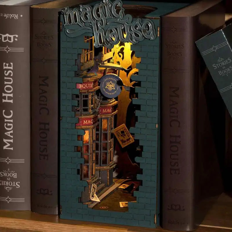 Book Nook La Maison Magique