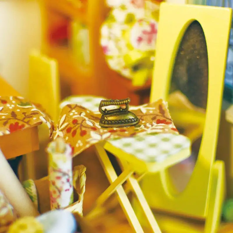 Maison Miniature Lisa's Tailor Room